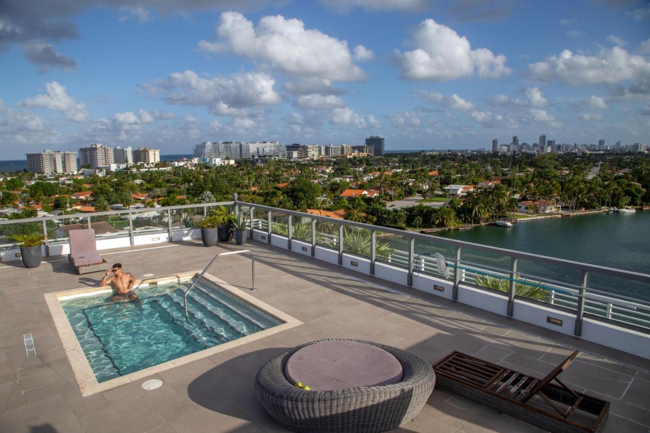 Acqua Bay Luxury Apartments Bay Harbor Islands Exterior photo